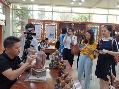 走訪(fǎng)世賽金牌學(xué)院 信息技術(shù)咨詢(xún)服務(wù)驅(qū)動(dòng)國(guó)際化學(xué)習(xí)型工廠(chǎng)建設(shè)